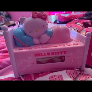 Hello kitty alarm clock/radio